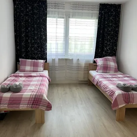 Sonnige Terrassenwohnung Mit 3 Zimmern Und Bad J30 Lipsk